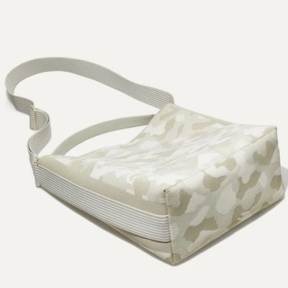 Rothy’s The bucket bag Khaki Camo - Picture 4 of 8